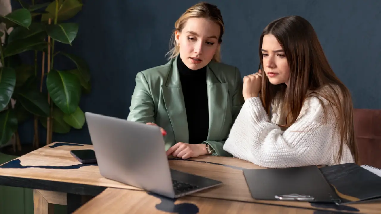 How to Become a Prompt Engineer in 2025